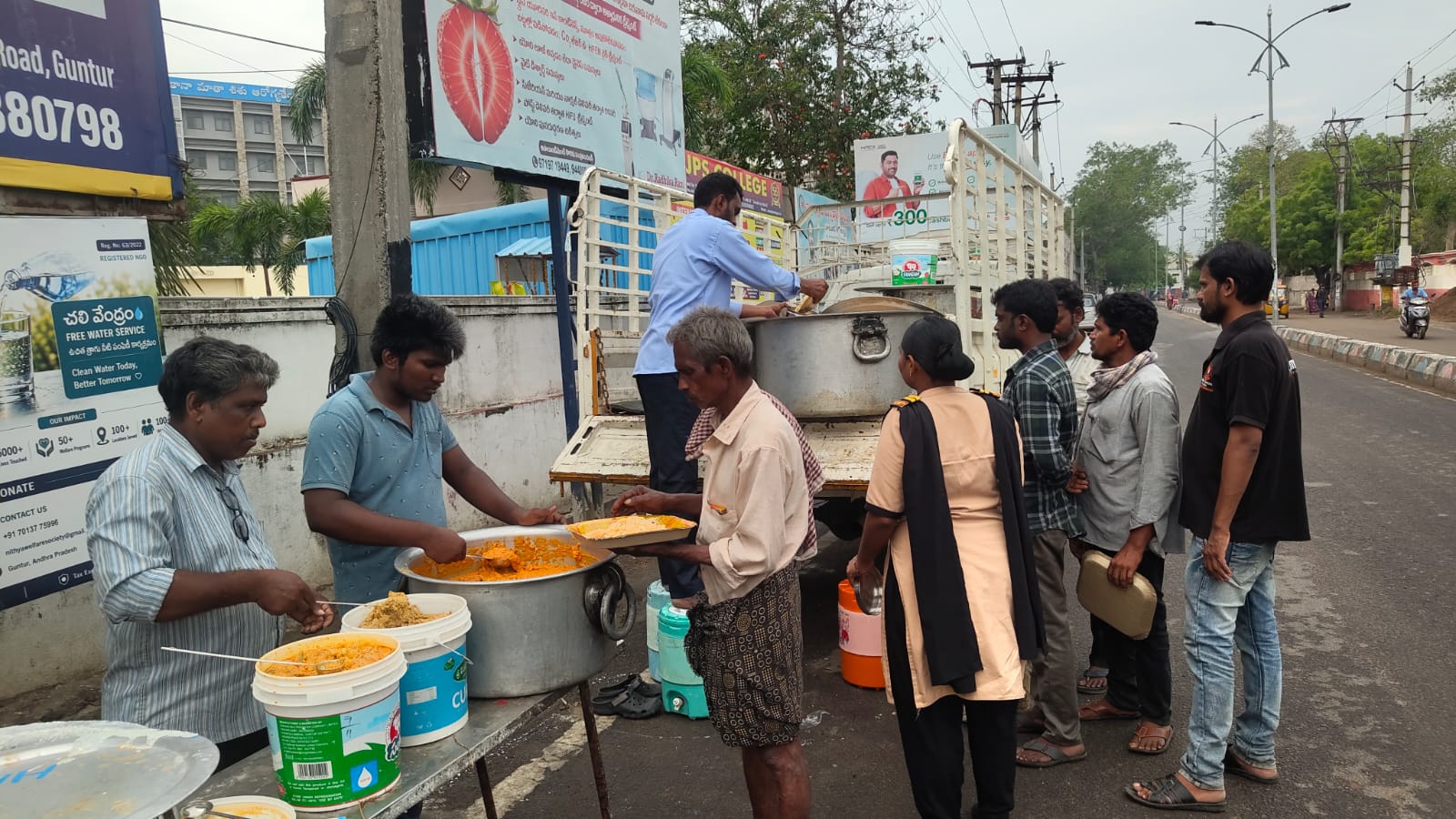 Food Distribution in Guntur 5